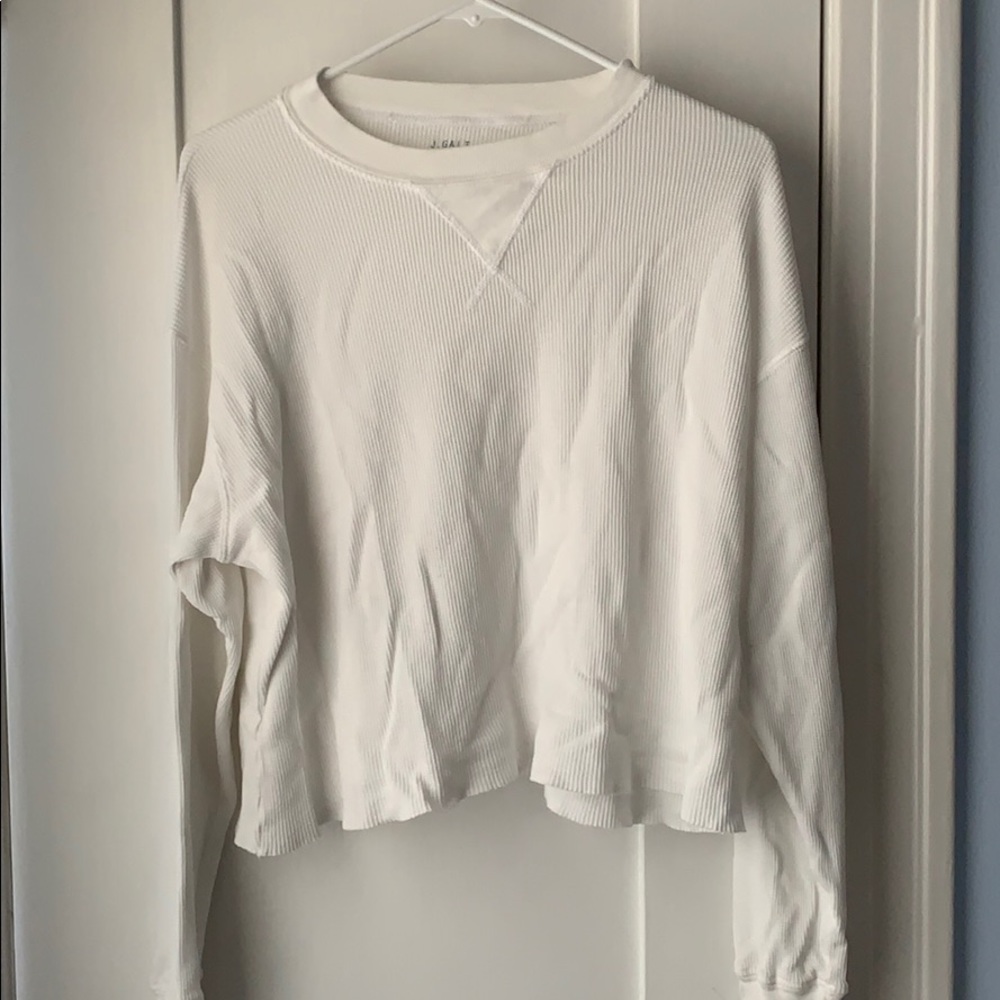 Cut-bottom long sleeved thermal shirt!